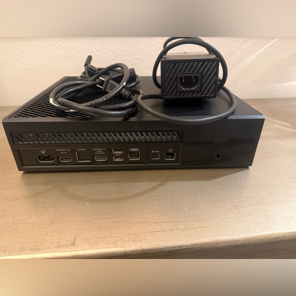 XBOX One Gaming Console - Picture 5 of 10